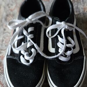 Vans Kids Black Suede Sneakers with White Laces Boys Size 1